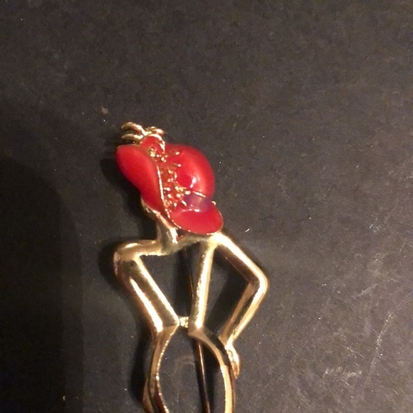 Red hat lady’s gold tone signature brooch pin - Picture 2 of 5